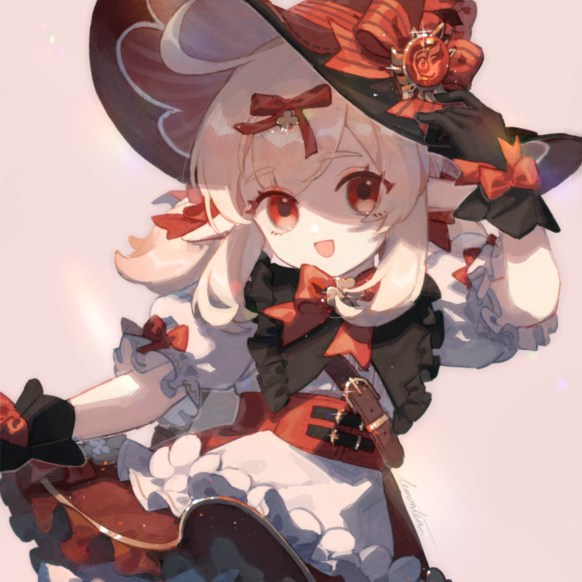 1girl, :d, absurdres, ahoge, apron, arm_up, belt, black_capelet, black_gloves, black_headwear, blonde_hair, bow, bowtie, brooch, brown_belt, buckle, capelet, child, clover_brooch, clover_hair_ornament, cowboy_shot, four-leaf_clover_hair_ornament, frilled_apron, frilled_skirt, frills, genshin_impact, glove_bow, gloves, hair_bow, hair_ornament, hair_ribbon, hand_on_headwear, hat, hat_bow, highres, jewelry, klee_(blossoming_starlight)_(genshin_impact), klee_(genshin_impact), lemontea, looking_at_viewer, low_twintails, medium_hair, open_mouth, outstretched_arm, pink_background, pointy_ears, puffy_short_sleeves, puffy_sleeves, red_bow, red_bowtie, red_eyes, red_ribbon, red_skirt, ribbon, shirt, short_sleeves, shoulder_belt, signature, simple_background, skirt, sleeve_bow, smile, solo, striped, striped_bow, twintails, vision_(genshin_impact), waist_apron, white_apron, white_shirt, witch_hat