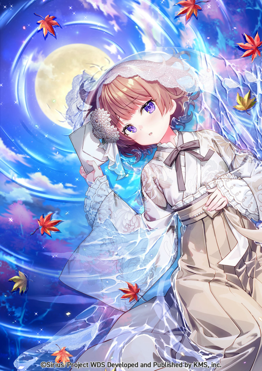1girl, autumn_leaves, brown_hair, brown_hakama, commentary_request, envelope, floral_print, fujima_takuya, full_moon, hakama, hakama_skirt, hand_up, highres, holding, holding_envelope, japanese_clothes, kimono, leaf, leaf_on_liquid, long_sleeves, looking_at_viewer, maple_leaf, moon, official_art, parted_lips, partially_submerged, print_kimono, reflection, sasuga_chisa, short_hair, skirt, solo, violet_eyes, white_kimono, wide_sleeves, world_dai_star
