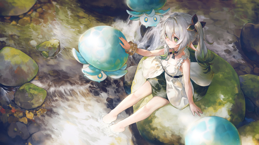1girl, absurdres, bracelet, closed_mouth, day, dress, genshin_impact, green_eyes, green_hair, hair_between_eyes, highres, jewelry, long_hair, multicolored_hair, nahida_(genshin_impact), outdoors, petting, pointy_ears, side_ponytail, sitting, sleeveless, sleeveless_dress, smile, solo, swkl:d, toe_dipping, water, white_dress, white_hair