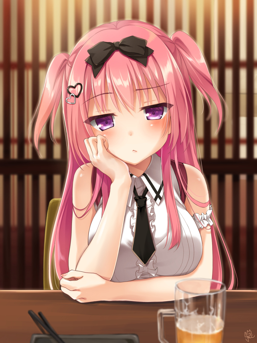 1girl, :<, alcohol, arm_scrunchie, arm_under_breasts, beer, beer_mug, black_bow