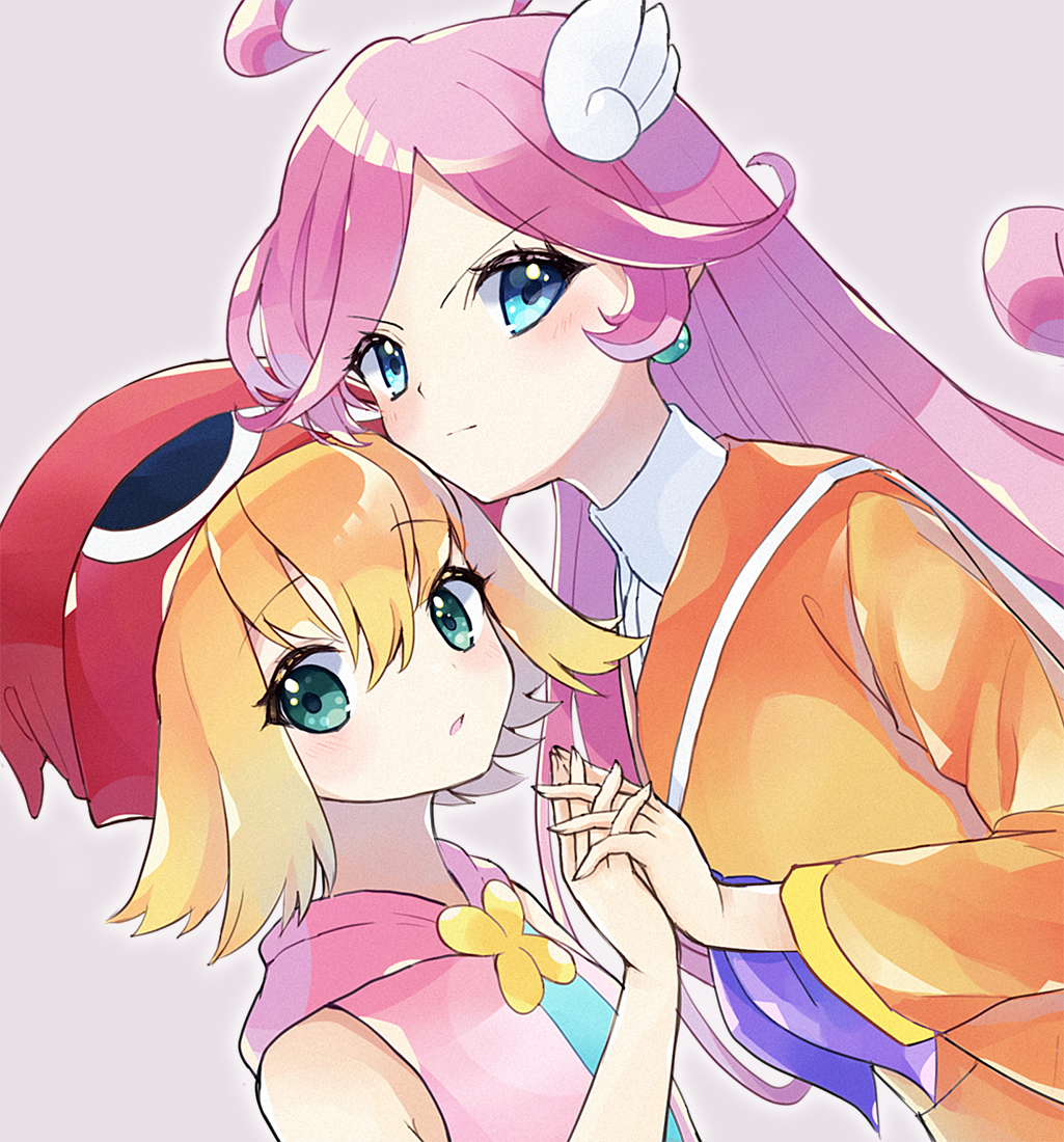 2girls, ahoge, amitie_(puyopuyo), bare_arms, blonde_hair, blush, closed_mouth, dutch_angle