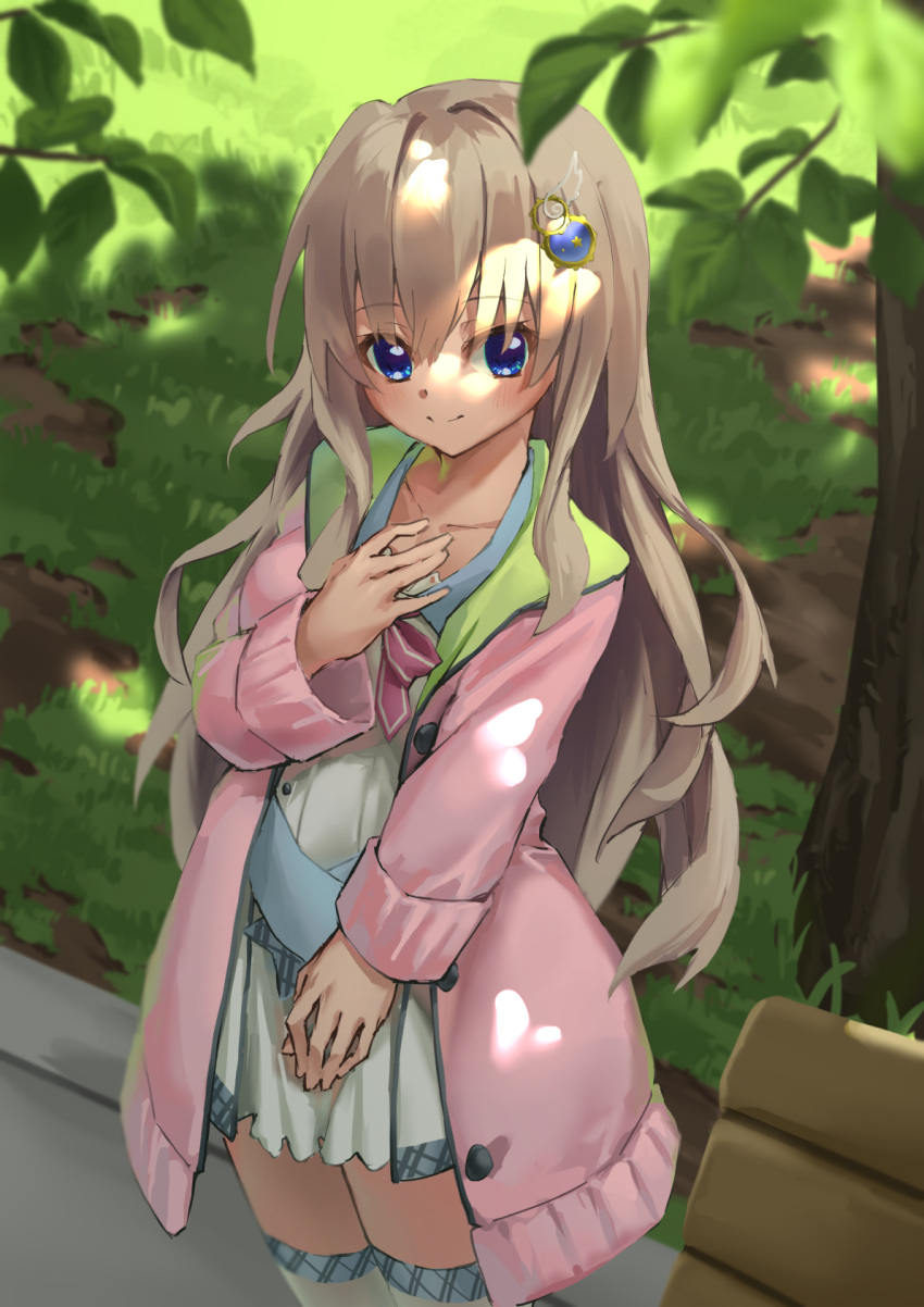 1girl, 9-nine-, blue_eyes, blush, cardigan, closed_mouth, collarbone, commentary, cowboy_shot, dappled_sunlight, day, dress, eyelashes, eyes_visible_through_hair, gear_hair_ornament, grass, hair_between_eyes, hand_up, highres, kujou_miyako, leaf, light_brown_hair, long_hair, long_sleeves, looking_at_viewer, n_tarou, outdoors, park, pink_cardigan, pink_ribbon, ribbon, school_uniform, short_dress, sidelocks, smile, solo, split_mouth, standing, star_(symbol), sunlight, thigh-highs, tree, very_long_hair, wavy_hair, white_dress, white_thighhighs, wing_hair_ornament, zettai_ryouiki