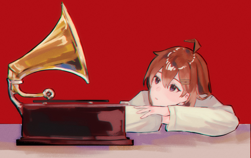 1girl, ahoge, brown_hair, coat, crossed_arms, hair_ornament, hairclip, highres