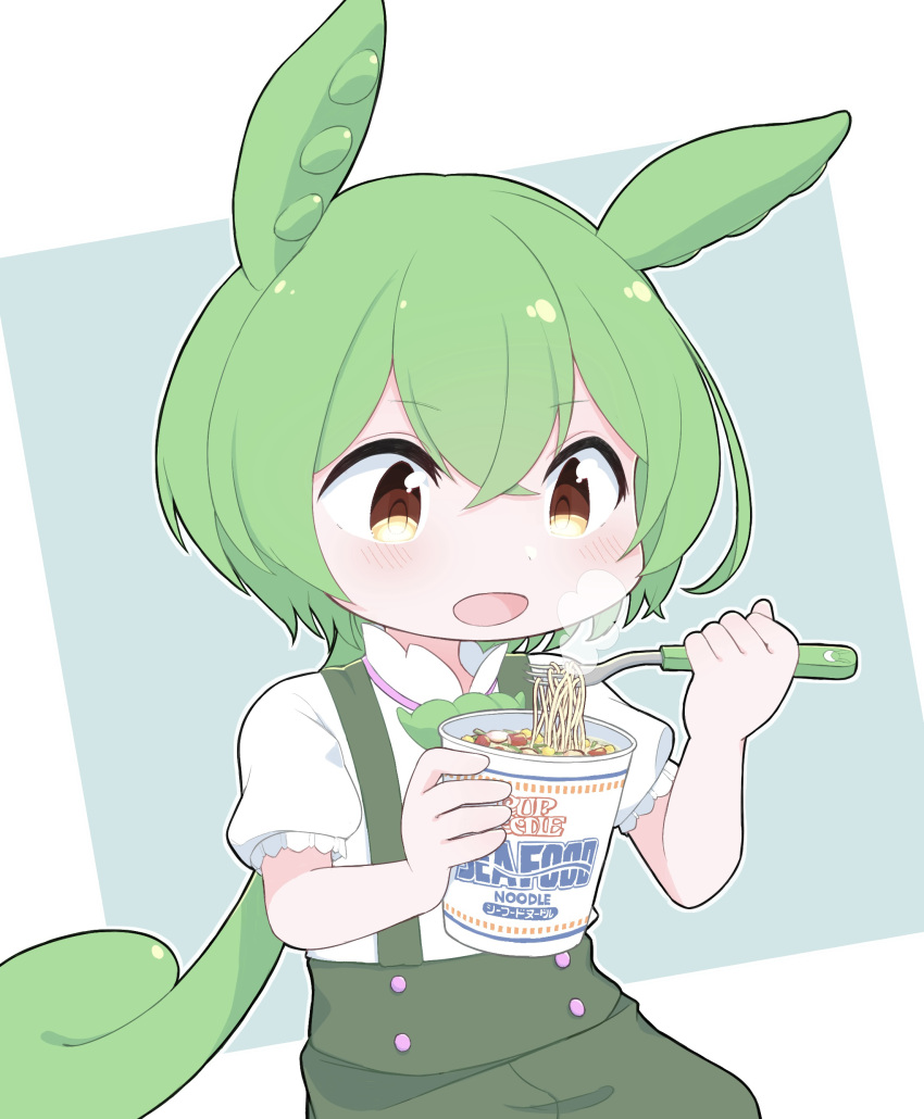 absurdres, animal_ears, blue_background, collared_shirt, commentary_request, cup_noodle, eating, food, fork, green_brooch, green_hair, green_shorts, highres, holding, holding_food, holding_fork, light_blush, looking_at_food, low_ponytail, open_mouth, outline, pea_pod, puffy_short_sleeves, puffy_shorts, puffy_sleeves, shirt, short_sleeves, shorts, simple_background, steaming_food, suspender_shorts, suspenders, tokimotoinui, voicevox, white_background, white_outline, yellow_eyes, zundamon