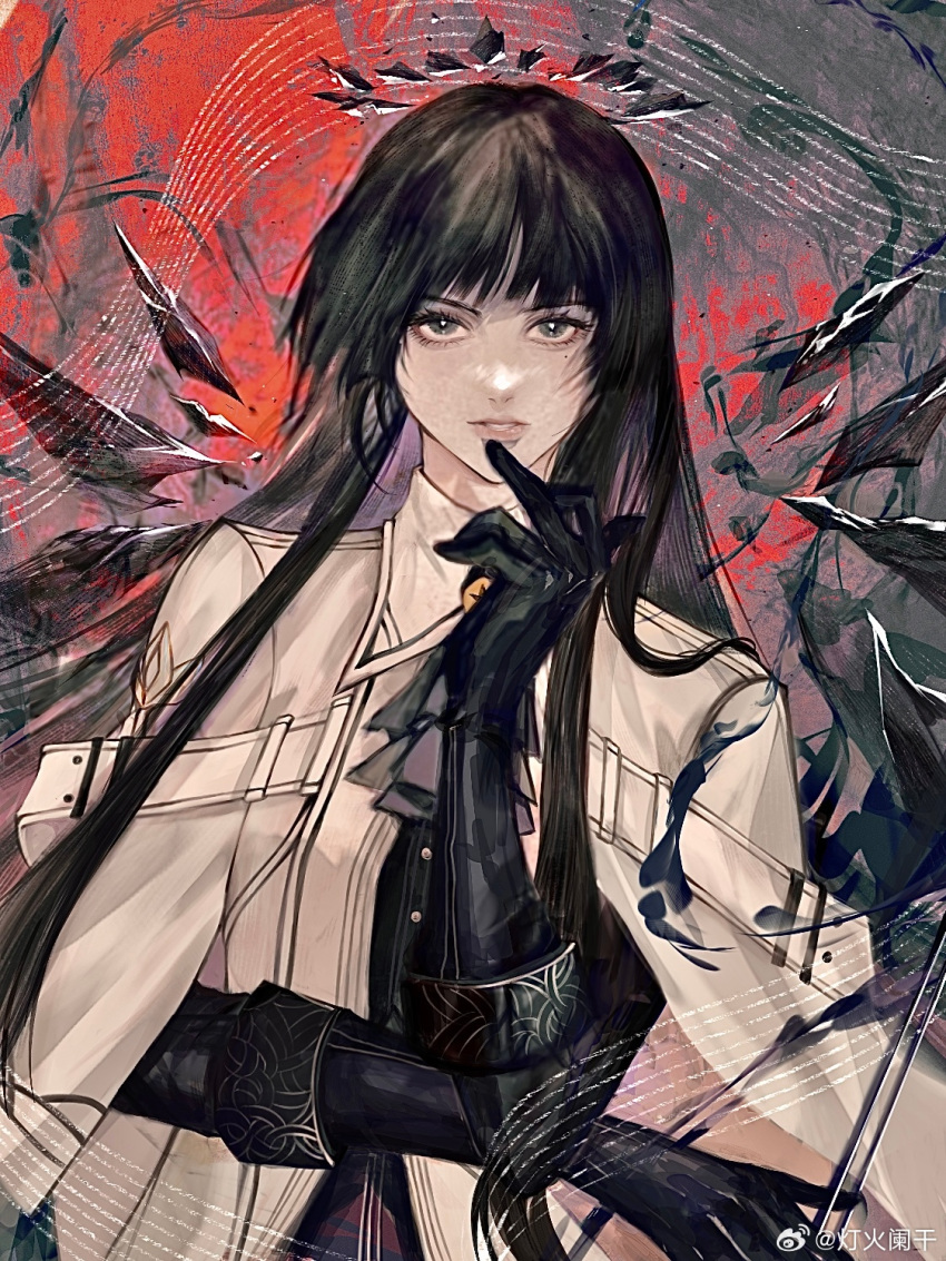 1girl, abstract_background, arknights, artist_name, ascot, belt, belt_buckle, black_bustier, black_eyes, black_gloves, black_hair, black_halo, black_wings, blunt_bangs, bow_(music), breasts, broken_halo, buckle, bustier, buttons, chinese_commentary, chinese_text, collared_jacket, commentary_request, dark_halo, detached_wings, dress_shirt, emilylao1130, energy_wings, expressionless, eyelashes, finger_to_mouth, gloves, grey_ascot, grey_shirt, halo, hands_up, highres, hime_cut, holding, holding_bow_(music), jacket, layered_sleeves, lips, long_hair, long_sleeves, looking_at_viewer, mole, mole_under_eye, originium_arts_(arknights), outstretched_hand, pale_skin, parted_lips, realistic, red_background, shirt, short_over_long_sleeves, short_sleeves, sidelocks, solo, staff_(music), standing, staring, teeth, upper_body, very_long_hair, virtuosa_(arknights), watermark, weibo_logo, weibo_username, white_belt, white_jacket, wide_sleeves, wing_collar, wings