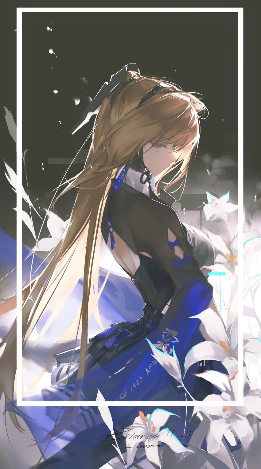 1girl, absurdres, anko_(renzao19823), back_cutout, back_peek, bianca:_veritas_(punishing:_gray_raven), bianca_(punishing:_gray_raven), black_dress, blonde_hair, blue_bow, blue_sleeves, blurry_eyes, border, bow, breasts, calligraphy, character_name, chinese_commentary, clothing_cutout, collar, collared_dress, commentary, cross-laced_clothes, dated, dress, dress_bow, flower, from_side, gradient_sleeves, grey_eyes, hairband, happy_birthday, headgear, high_ponytail, highres, large_breasts, light_particles, lily_(flower), long_hair, looking_to_the_side, mole, mole_under_eye, ofuda_earrings, outside_border, profile, punishing:_gray_raven, signature, solo, two-tone_dress, upper_body, very_long_hair, white_border, white_collar, white_dress, white_flower