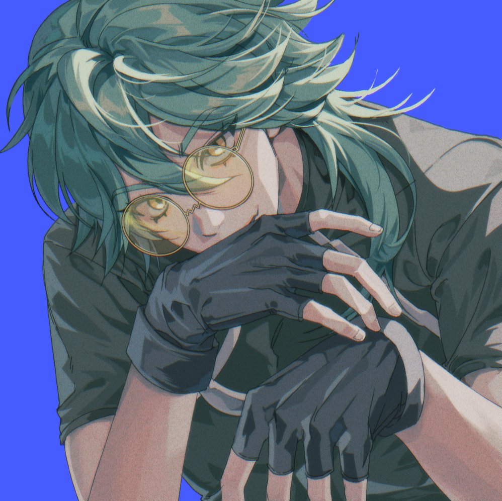 1boy, black_gloves, black_shirt, blue_background, ezreal, fingerless_gloves, fingernails, gloves, hair_between_eyes, heartsteel_ezreal, league_of_legends, long_hair, looking_at_viewer, male_focus, official_alternate_costume, official_alternate_hairstyle, paaangya, round_eyewear, shirt, short_sleeves, simple_background, solo, tinted_eyewear, upper_body, yellow-tinted_eyewear, yellow_eyes
