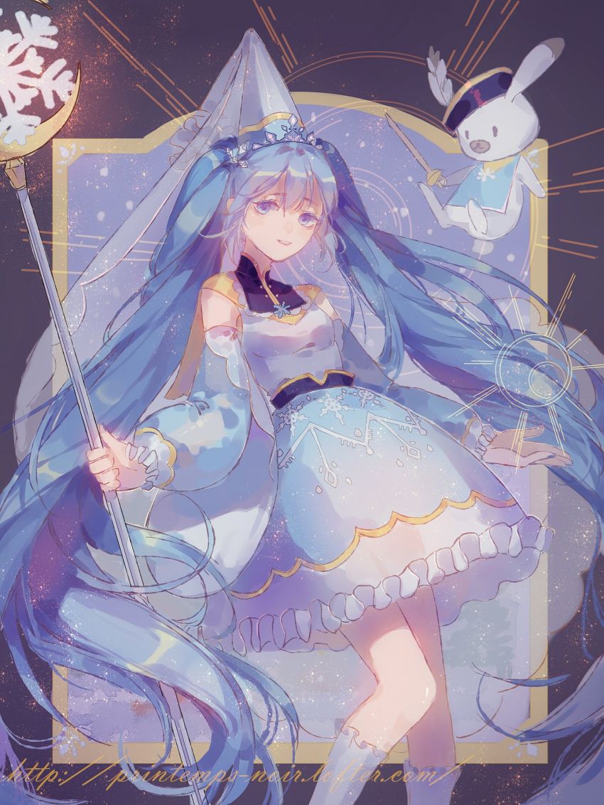 1girl, absurdly_long_hair, black_background, black_collar, black_headwear, blue_dress, blue_eyes, blue_hair, blue_headwear, blue_sleeves, cape, chinese_commentary, collar, commentary_request, crescent, detached_sleeves, dress, eyelashes, feet_out_of_frame, frilled_dress, frilled_sleeves, frilled_socks, frills, grey_headwear, hat, hatsune_miku, high_collar, highres, holding, holding_staff, holding_sword, holding_weapon, kneehighs, lance, long_hair, long_sleeves, magic, open_mouth, polearm, puffy_long_sleeves, puffy_sleeves, rabbit, see-through, see-through_dress, short_dress, smile, snowflake_brooch, snowflake_print, snowing, socks, solo, staff, sword, teeth, tiara, twintails, upper_teeth_only, very_long_hair, vocaloid, weapon, white_socks, white_veil, yanmian_(printemps-noir), yellow_cape, yuki_miku