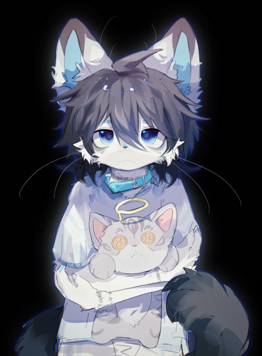 1other, ahoge, animal_collar, animal_ears, black_background, black_hair, blue_eyes, body_fur, cat_ears, cat_tail, chinese_commentary, closed_mouth, collar, ehobiu, furry, furry_other, hair_between_eyes, highres, holding, holding_stuffed_toy, looking_at_viewer, messy_hair, shirt, short_sleeves, simple_background, solo, stuffed_animal, stuffed_cat, stuffed_toy, tail, whiskers, white_fur, white_shirt