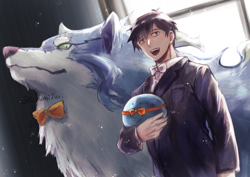 1boy, black_suit, bow, bowtie, feru_(tonsuki), green_eyes, indoors, kumizuri-faf, long_sleeves, male_focus, mukouda_tsuyoshi, orange_bow, orange_bowtie, slime_(creature), solo, standing, sui_(tonsuki), suit, tondemo_skill_de_isekai_hourou_meshi, white_bow, white_bowtie, wolf