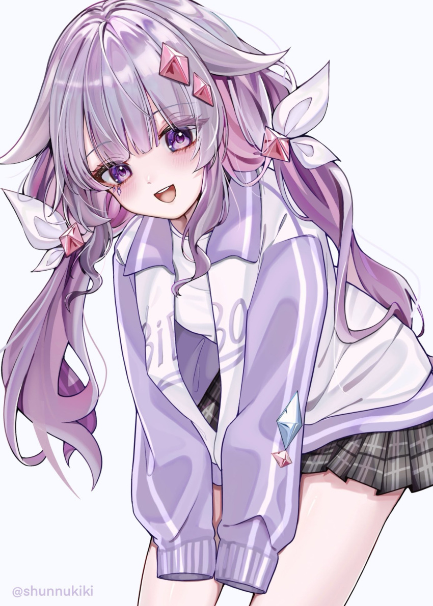 1girl, black_skirt, blush, bow, cowboy_shot, gem_hair_ornament, hair_bow, highres