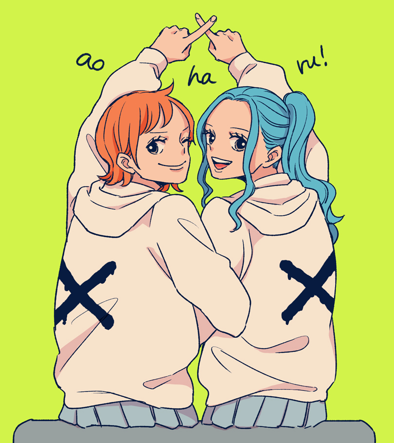 2girls, black_eyes, blue_hair, closed_mouth, commentary_request, eyelashes, green_background, hatch_(8cco)