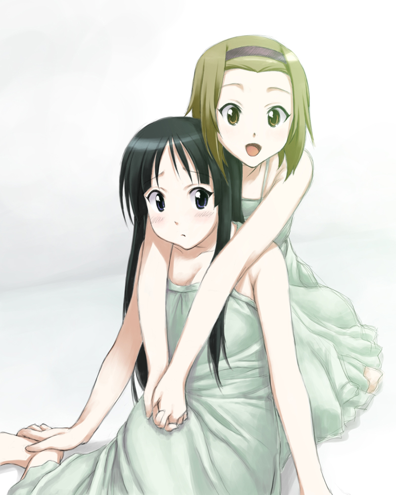 akiyama_mio, bare_shoulders, barefoot, black_hair, blue_eyes, brown_eyes, brown_hair, dancho_(danch)