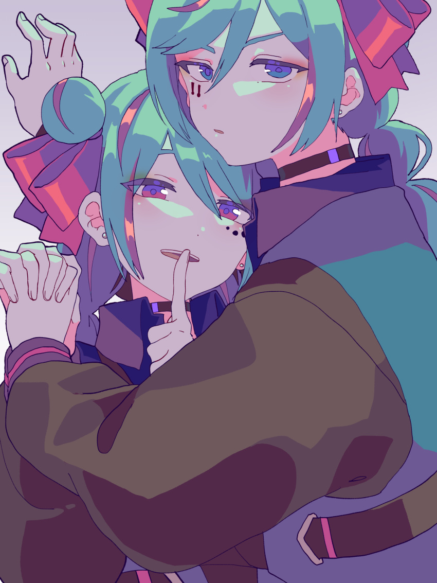 15_shoujo, 2girls, akine_emi, akine_nami, black_choker, black_shirt, blue_eyes, choker