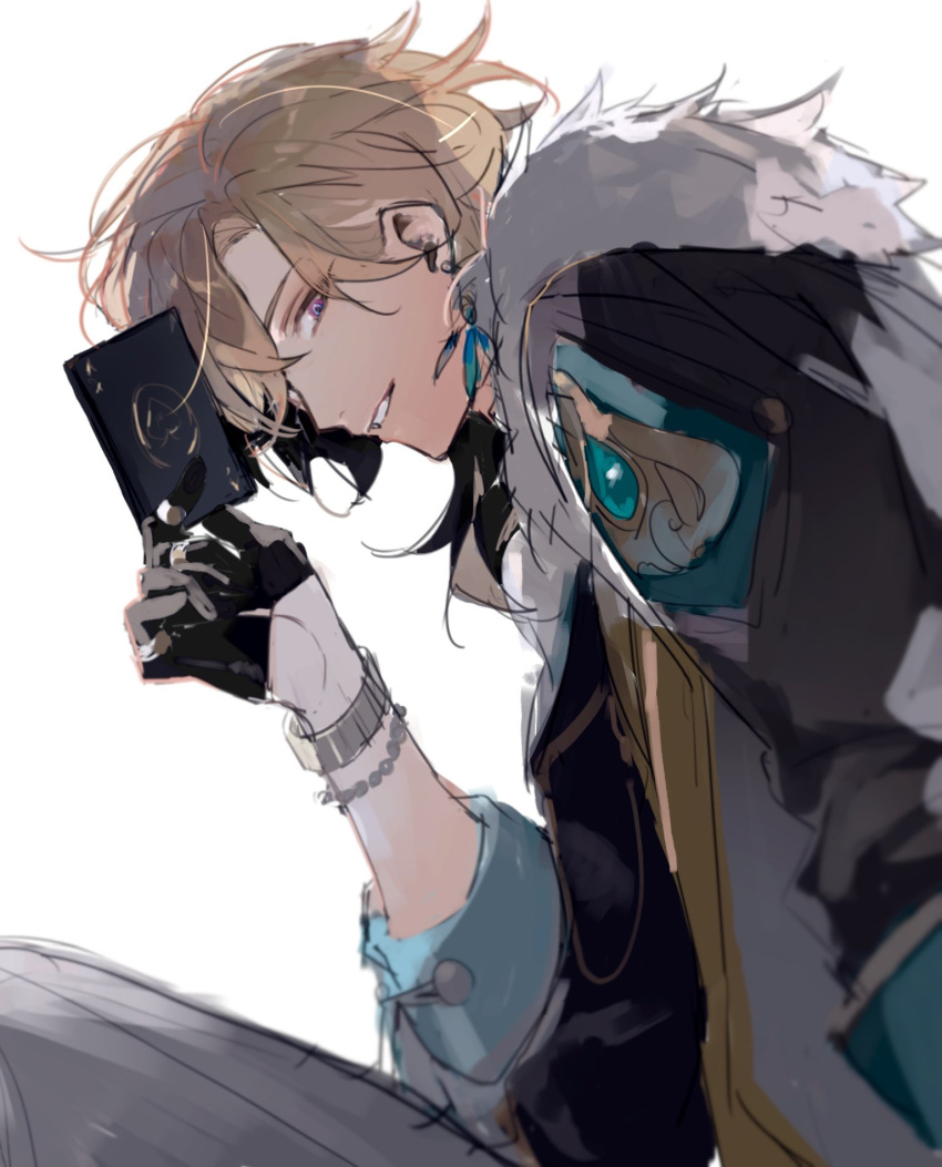 1boy, aventurine_(honkai:_star_rail), black_gloves, blonde_hair, bracelet, card, earrings, fur_trim, gloves, hair_between_eyes, highres, holding, holding_card, honkai:_star_rail, honkai_(series), jewelry, long_sleeves, looking_at_viewer, male_focus, playing_card, ring, short_hair, smile, solo, umenoume, violet_eyes, white_background
