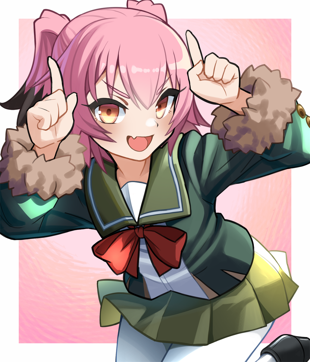 1girl, black_hair, colored_tips, fang, fur_trim, green_jacket, green_sailor_collar, green_skirt