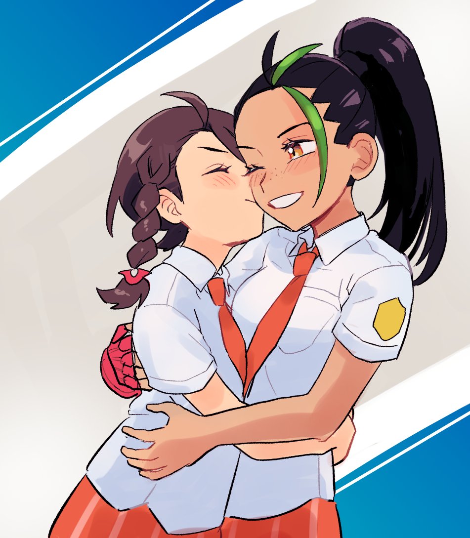 2girls, black_hair, braid, brown_hair, dark-skinned_female, dark_skin, fingerless_gloves, freckles