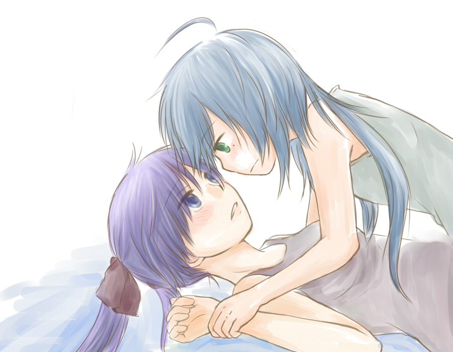 ahoge, arm_grab, bare_shoulders, beni_shouga, blue_eyes, blue_hair, blush, casual, eye_contact, green_eyes, hiiragi_kagami, izumi_konata, long_hair, lucky_star, lying, mole, multiple_girls, on_back, purple_hair, simple_background, tsurime, twintails, yuri
