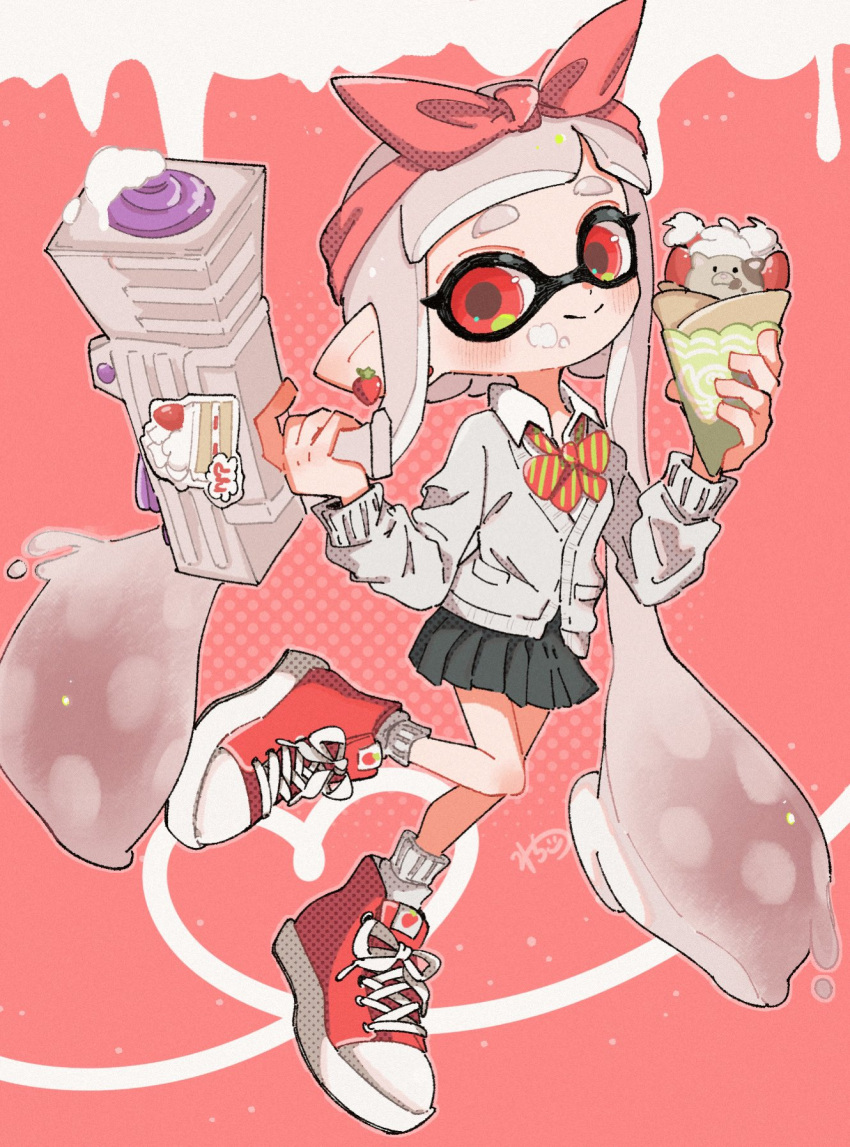 1girl, black_skirt, bow, bow_hairband, closed_mouth, commentary_request, cross-laced_footwear, eyelashes, full_body, grey_hair, gun, hair_bow, hairband, hazime_no1, highres, holding, holding_gun, holding_weapon, ice_cream_crepe, inkling_girl, inkling_player_character, long_hair, looking_at_viewer, pleated_skirt, pointy_ears, red_background, red_bow, red_eyes, red_footwear, red_hairband, shoes, skirt, smile, socks, solo, splatoon_(series), splatoon_3, splattershot_jr_(splatoon), standing, standing_on_one_leg, sticker, tentacle_hair, thick_eyebrows, weapon, white_socks