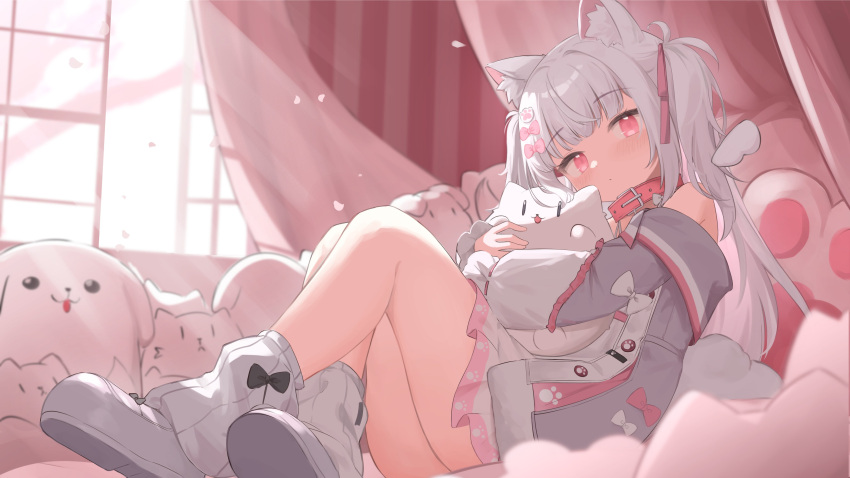 1girl, absurdres, animal, animal_collar, animal_ear_fluff, animal_ears, artist_request, blunt_bangs