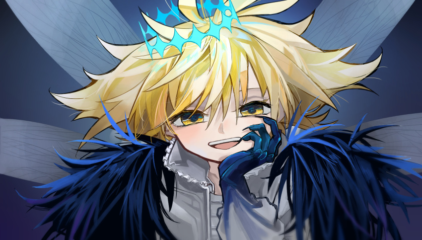 1boy, black_skin, blonde_hair, cape, colored_skin, cosplay, crown, fate/grand_order, fate_(series), frill_inferno, fur-trimmed_cape, fur_trim, hair_between_eyes, highres, insect_wings, male_focus, oberon_(third_ascension)_(fate), oberon_(third_ascension)_(fate)_(cosplay), pppppp, smile, solo, sonoda_lucky, upper_body, wings, yellow_eyes