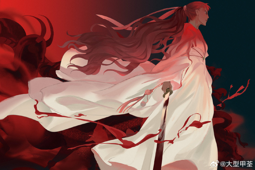 1boy, black_background, blood, blood_on_weapon, cape, chinese_commentary, closed_mouth, daxing_jia_quan, frown, full_body, gradient_background, highres, holding, holding_sword, holding_weapon, katana, long_hair, long_sleeves, male_focus, original, ponytail, profile, red_background, red_theme, robe, solo, standing, sword, two-tone_background, wavy_hair, weapon, weibo_logo, weibo_username, white_cape, white_robe