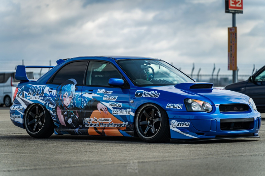 1girl, amd, apex_legends, belt, black_choker, black_shirt, blue_belt, blue_eyes