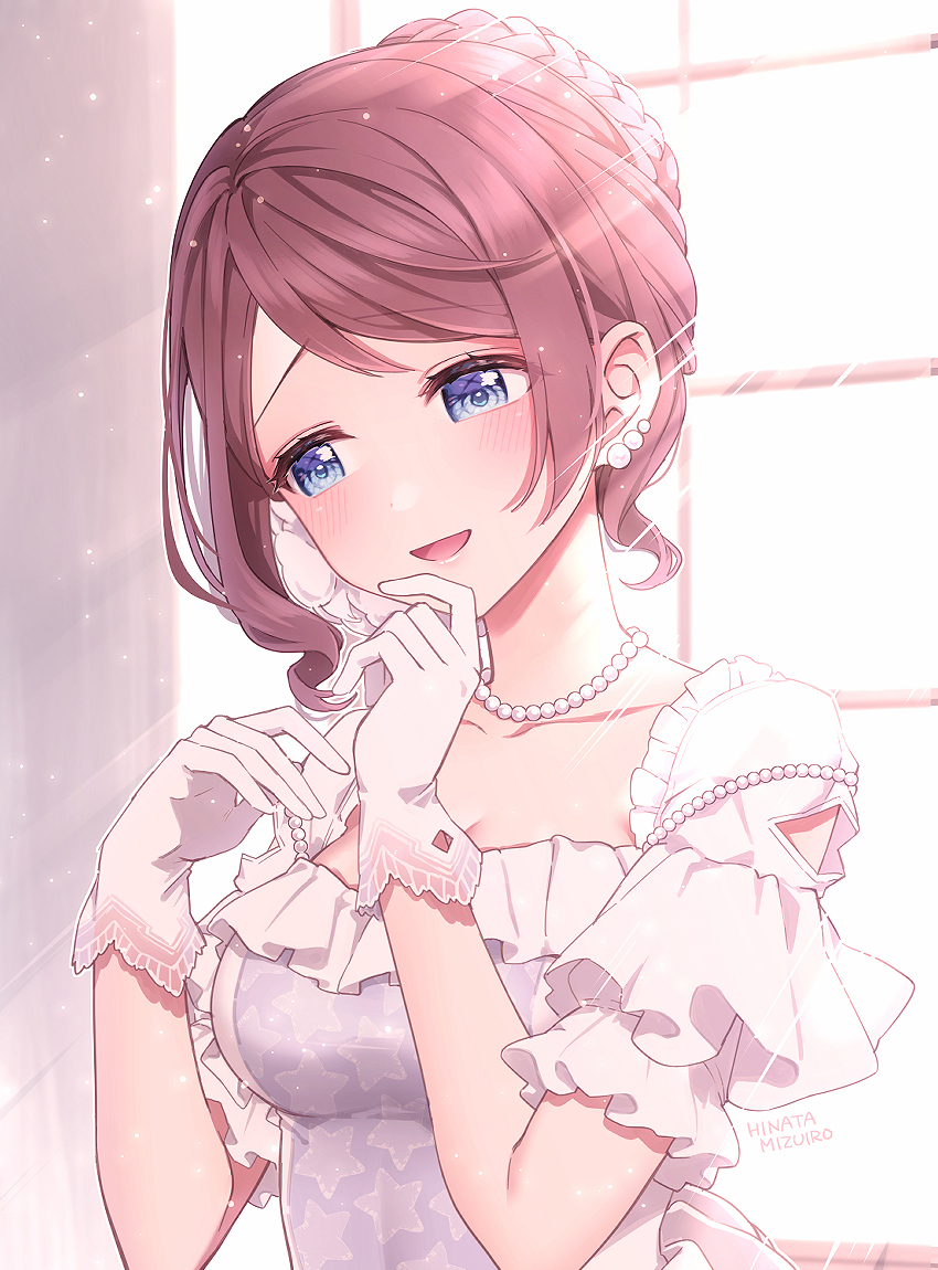 1girl, alternate_costume, alternate_hairstyle, artist_name, blue_eyes, bluhs, breasts, brown_hair, commentary_request, dress, earrings, gloves, hands_up, hinata_mizuiro, indoors, jewelry, large_breasts, mochizuki_honami, necklace, open_mouth, pearl_earrings, pearl_necklace, project_sekai, short_sleeves, sidelocks, smile, solo, swept_bangs, upper_body, wedding_dress, white_dress, white_gloves, window