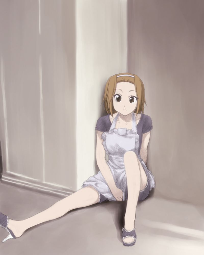 between_legs, brown_eyes, brown_hair, dancho_(danch), hairband, hand_between_legs, k-on!, sitting, solo, tainaka_ritsu