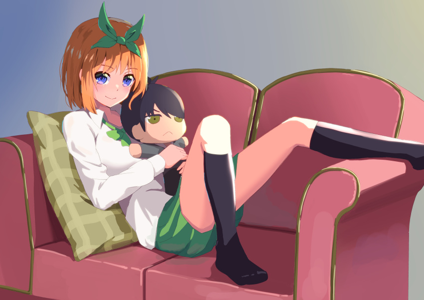 1girl, :<, absurdres, black_hair, black_socks, blue_eyes, blush, character_doll, closed_mouth, collared_shirt, commentary, convenient_leg, couch, foot_out_of_frame, four-leaf_clover_day, go-toubun_no_hanayome, green_ribbon, green_skirt, hair_between_eyes, hair_ribbon, highres, holding, holding_stuffed_toy, indoors, kneehighs, knees_up, leaning_back, long_sleeves, looking_at_viewer, medium_hair, miniskirt, nakano_yotsuba, no_shoes, on_couch, orange_hair, pleated_skirt, ribbon, school_uniform, shirt, short_hair, sitting, skirt, smile, socks, solo, straight_hair, stuffed_toy, uesugi_fuutarou, white_shirt, yasuba_yuichi, yellow_eyes
