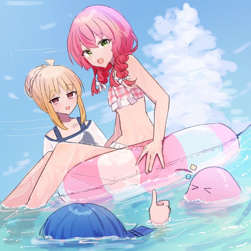 >_<, 4girls, :d, ahoge, alternate_costume, alternate_hairstyle, bikini, blonde_hair