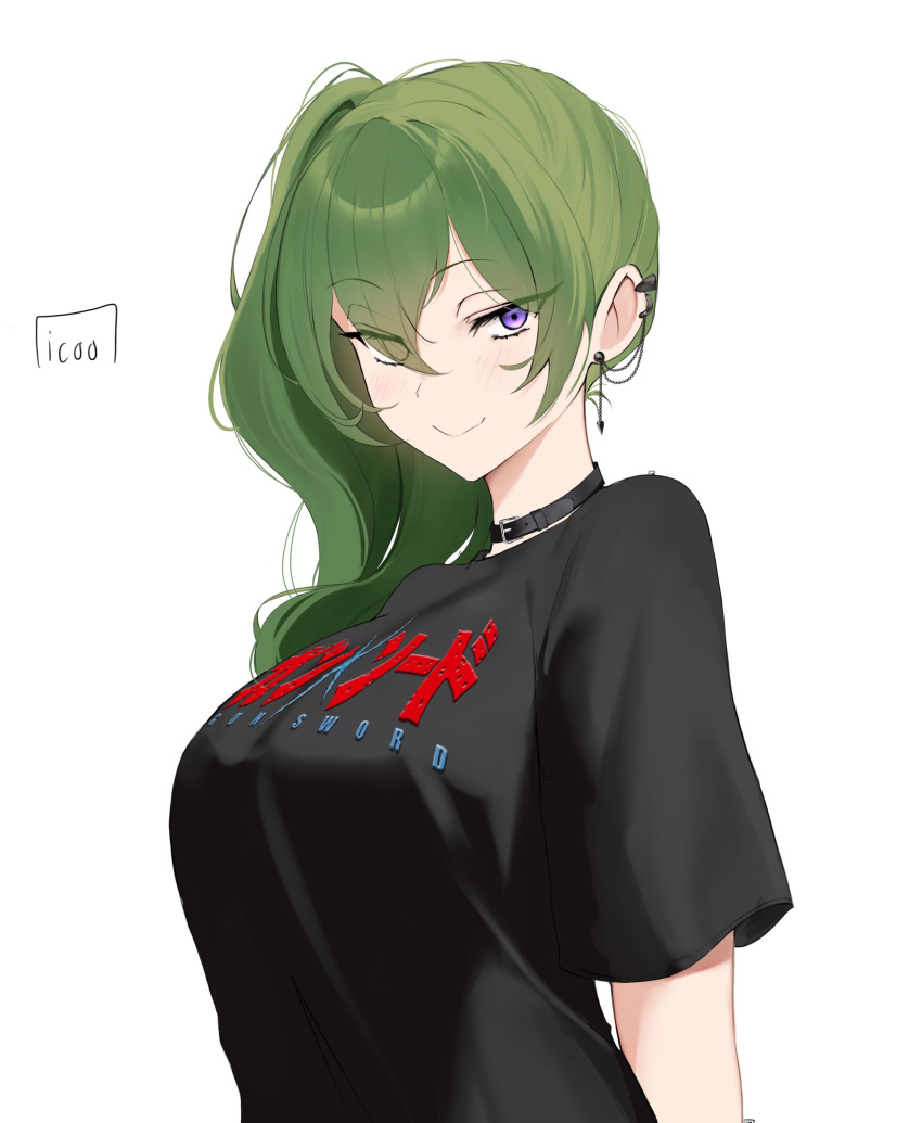1girl, belt_collar, black_choker, black_shirt, choker, collar, ear_piercing, earrings, green_hair, gunxsword, highres, icoo, jewelry, looking_at_viewer, piercing, shirt, side_ponytail, simple_background, solo, sousou_no_frieren, ubel_(sousou_no_frieren), upper_body, violet_eyes, white_background