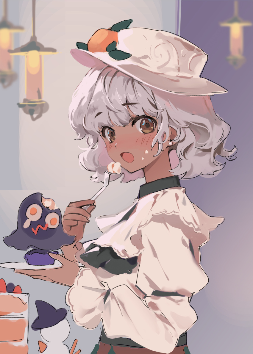 1girl, absurdres, blush, brown_eyes, cake, commentary_request, dark-skinned_female, dark_skin, food, food_on_face, fork, harry_potter:_magic_awakened, harry_potter_(series), hat, highres, holding, holding_fork, holding_plate, long_sleeves, looking_at_viewer, lottie_turner, mixed-language_commentary, official_alternate_costume, official_alternate_hair_color, open_mouth, plate, short_hair, smile, solo, user_njxs7334, wavy_hair, white_hair, white_hat, wizarding_world