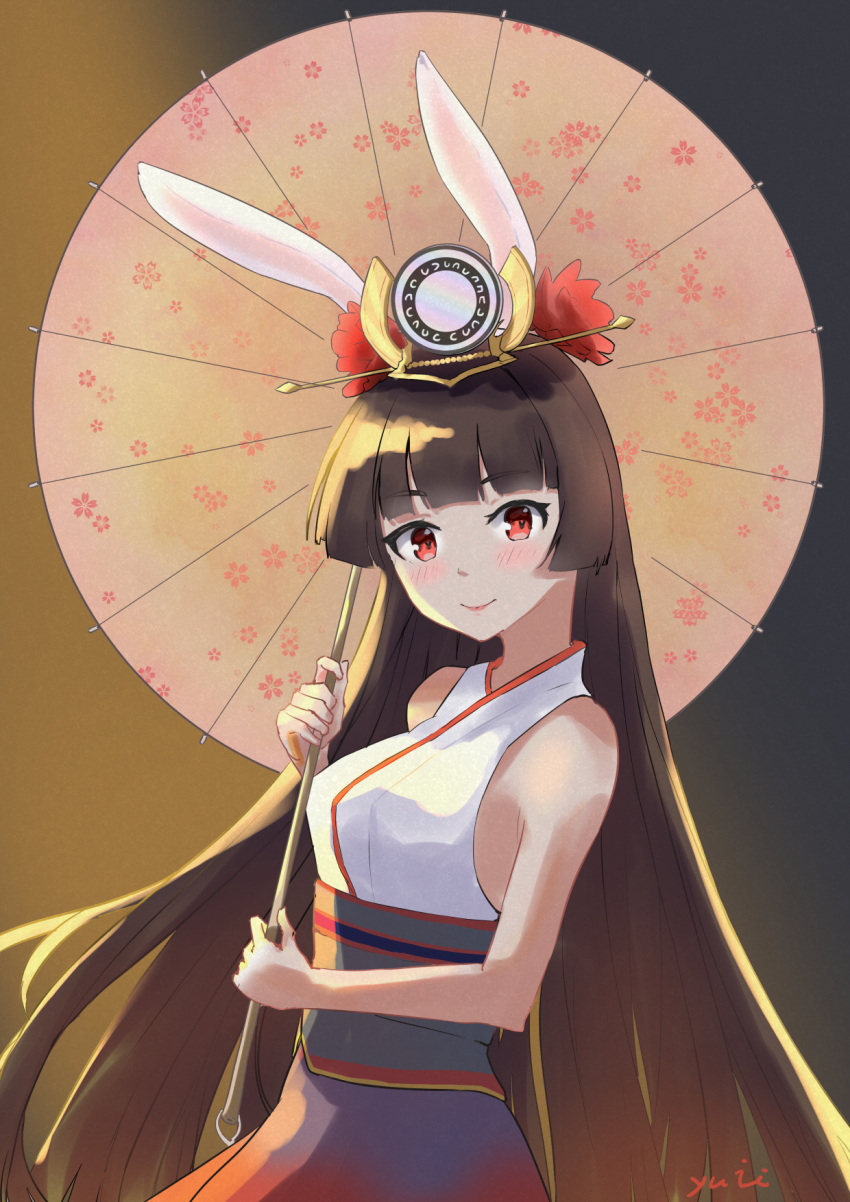 1girl, animal_ears, blunt_bangs, breasts, brown_background, closed_mouth, commentary_request, cowboy_shot, gradient_background, grey_background, headpiece, highres, hime_cut, holding, holding_umbrella, japanese_clothes, kaguyahime_(mahjong_soul), lace_trim, long_hair, looking_at_viewer, mahjong_soul, medium_bangs, medium_breasts, oil-paper_umbrella, pink_umbrella, purple_skirt, rabbit_ears, red_eyes, shirt, skirt, sleeveless, sleeveless_shirt, smile, solo, umbrella, very_long_hair, white_shirt, yuli_(yuliartwork)