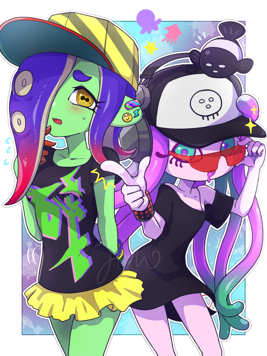 2girls, :o, adjusting_eyewear, aqua_hair, arm_behind_back, baseball_cap, black_dress, black_shirt