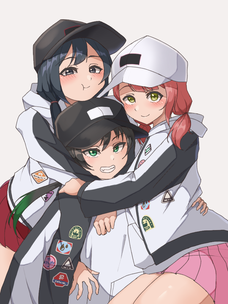 :t, alternate_hairstyle, black_hair, black_hat, blush, commentary_request, fang, gradient_hair