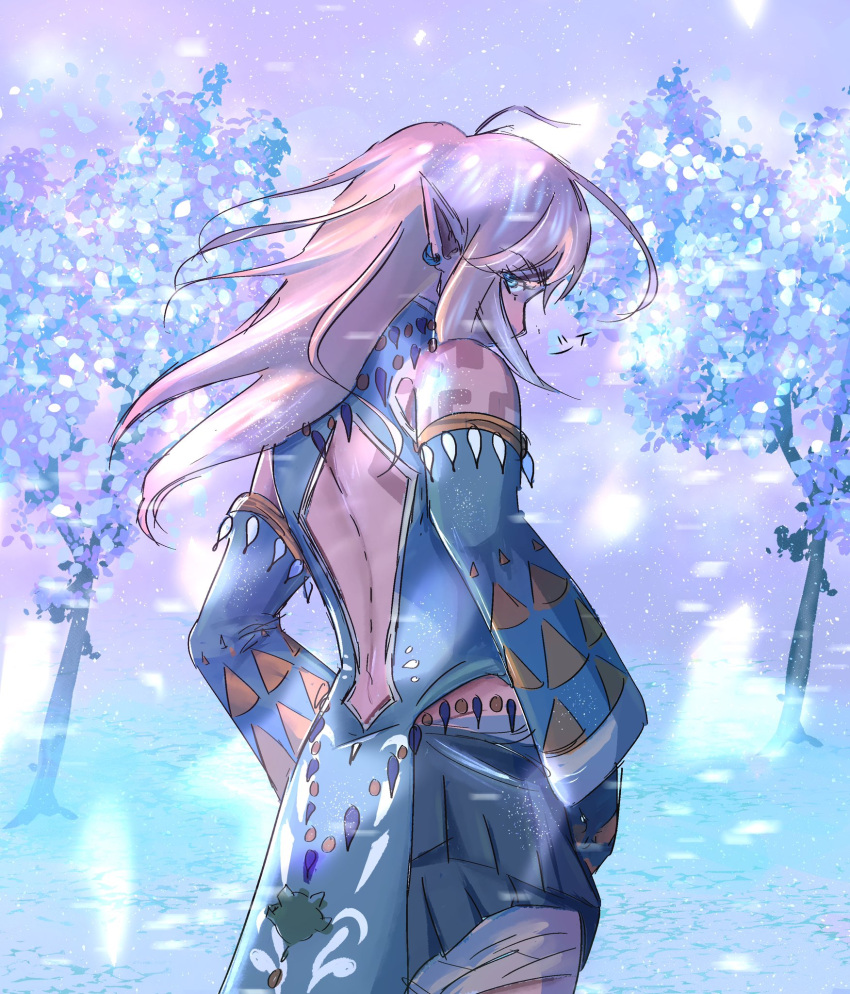 1boy, back_cutout, blonde_hair, clothing_cutout, commentary, detached_sleeves, ear_piercing, english_commentary, from_behind, frostbite_set_(zelda), gay4iink, highres, link, long_hair, looking_at_viewer, male_focus, outdoors, piercing, pointy_ears, snow, solo, standing, the_legend_of_zelda, the_legend_of_zelda:_tears_of_the_kingdom, tree