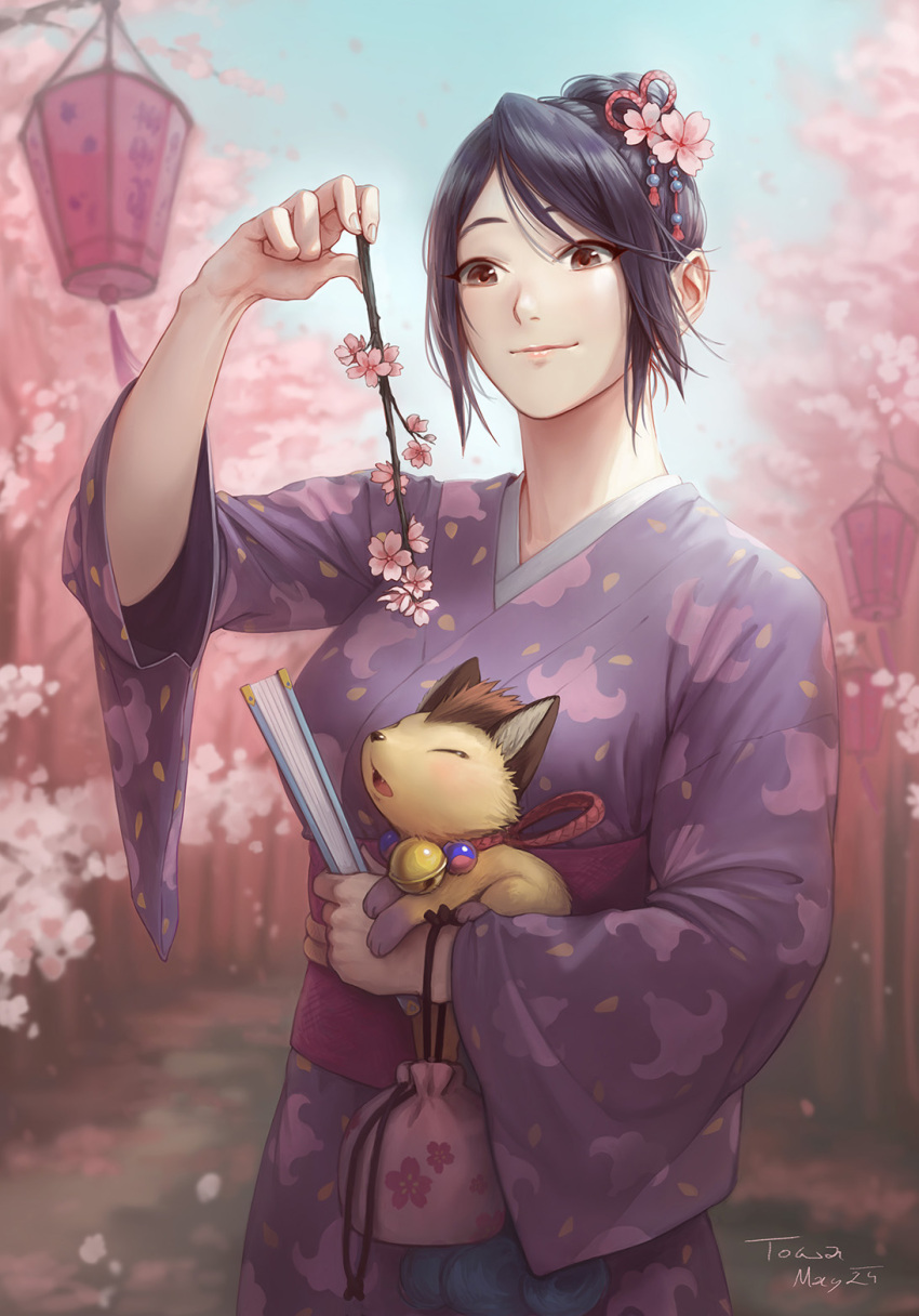 1girl, artist_name, bell, black_hair, branch, cherry_blossoms, closed_mouth, corrine, floral_print_kimono, folding_fan, fujibayashi_sheena, grey_eyes, hair_ornament, hand_fan, highres, holding, holding_branch, holding_fan, japanese_clothes, jingle_bell, kanzashi, kazuko_(towa), kimono, kinchaku, lantern, lipstick, makeup, obi, obijime, outdoors, paper_fan, paper_lantern, pink_bag, pink_lips, pouch, purple_kimono, purple_sash, sash, short_hair, smile, standing, tales_of_(series), tales_of_symphonia, wide_sleeves