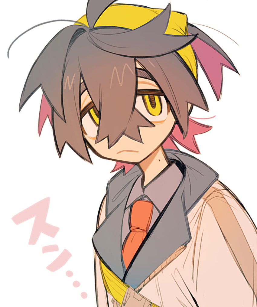 1boy, absurdres, black_hair, blue_shirt, closed_mouth, collared_shirt, crossed_bangs, hair_between_eyes, hairband, highres, jacket, kieran_(pokemon), looking_at_viewer, male_focus, mole, mole_on_neck, multicolored_hair, pokemon, pokemon_sv, purple_hair, shirt, simple_background, solo, tisanntisyou, upper_body, white_background, white_jacket, yellow_eyes, yellow_hairband