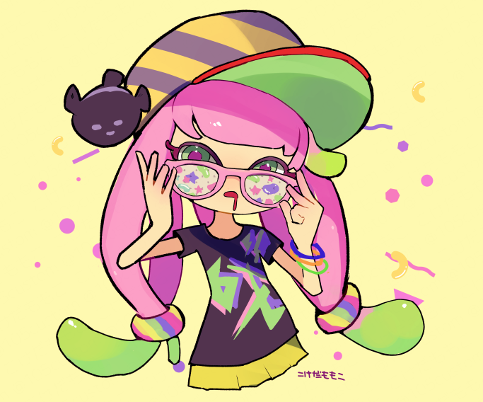 105custom, 1girl, baseball_cap, black_shirt, clownfish, drooling, fish, gradient_hair