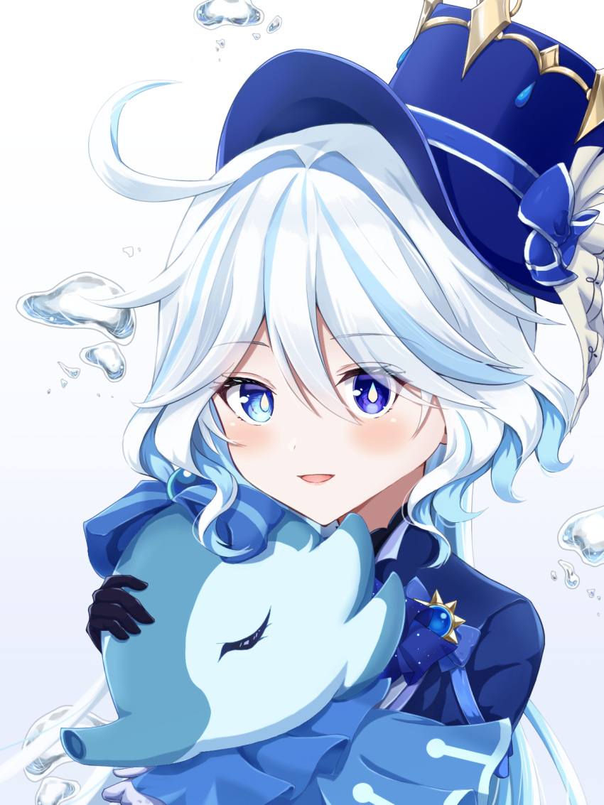1girl, ahoge, animal, black_gloves, blue_eyes, blue_hair, blue_hat, blue_jacket, commentary_request, furina_(genshin_impact), genshin_impact, gloves, gradient_background, grey_background, hair_intakes, hat, highres, holding, holding_animal, jacket, kec_(kc0611), long_hair, multicolored_hair, partial_commentary, solo, streaked_hair, top_hat, upper_body, very_long_hair, white_background, white_hair
