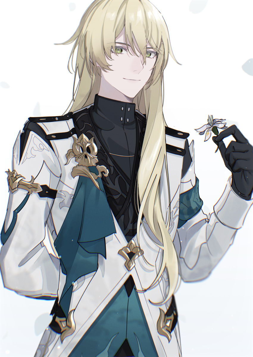 1boy, absurdres, aqua_armband, arm_behind_back, black_shirt, blonde_hair, chinese_commentary, commentary_request, flower, green_eyes, hair_between_eyes, hair_over_shoulder, highres, holding, holding_flower, honkai:_star_rail, honkai_(series), jacket, long_hair, looking_ahead, luocha_(honkai:_star_rail), male_focus, shiota_binro, shirt, simple_background, smile, solo, standing, upper_body, white_background, white_flower, white_jacket
