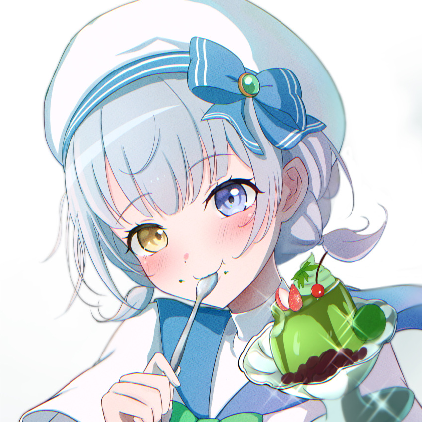 1girl, absurdres, bang_dream!, bang_dream!_it's_mygo!!!!!, blue_bow, blue_eyes, blue_sailor_collar, blush, bow, commentary_request, food, food_on_face, hat, heterochromia, highres, holding, holding_spoon, kaname_raana, looking_at_viewer, official_alternate_hairstyle, parfait, sailor_collar, shirt, short_sleeves, short_twintails, simple_background, solo, spoon, twintails, upper_body, utensil_in_mouth, white_background, white_garand, white_hair, white_hat, white_shirt, yellow_eyes