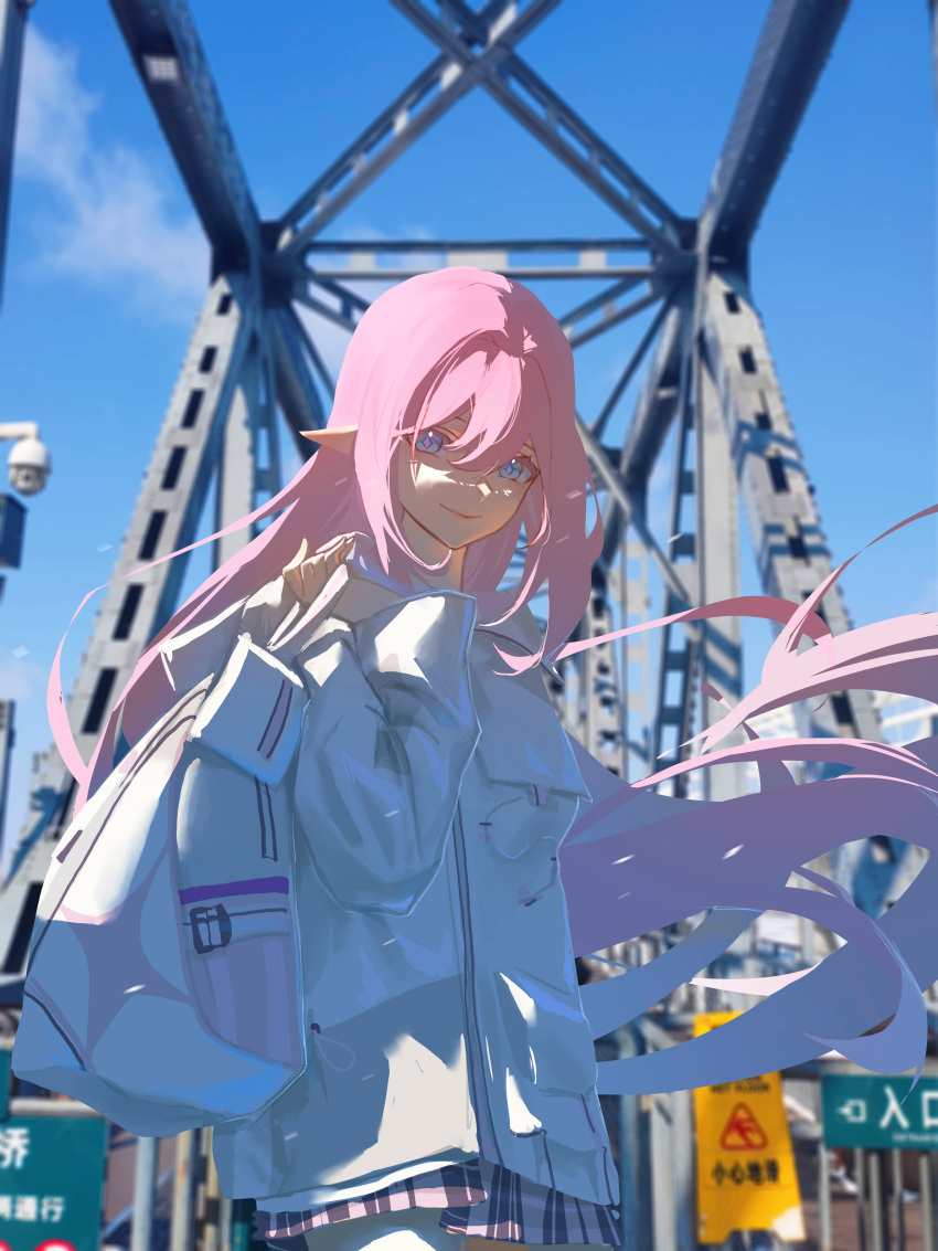 1girl, absurdres, alternate_costume, bag, blue_eyes, blue_sky, chinese_text, closed_jacket