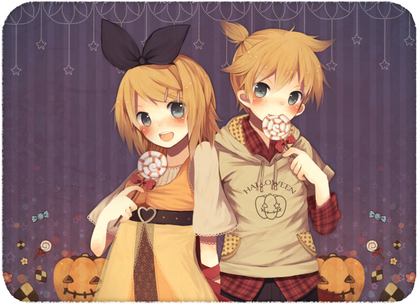 blonde_hair, blush, brother_and_sister, candy, casual, chizu, dress, fang, fiute, hair_ornament, hair_ribbon, hairclip, halloween, highres, hoodie, jack-o'-lantern, kagamine_len, kagamine_rin, lollipop, ponytail, pumpkin, ribbon, short_hair, siblings, smile, swirl_lollipop, twins, vocaloid