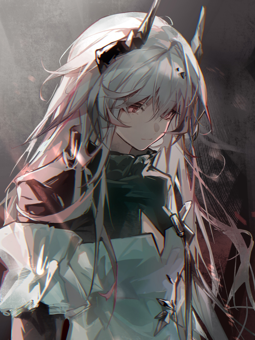 1girl, absurdres, arknights, black_dress, cleavage_cutout, clothing_cutout, demon_horns, dress, from_side, gradient_background, gradient_hair, hair_between_eyes, highres, horns, light_rays, long_hair, looking_down, material_growth, multicolored_hair, oripathy_lesion_(arknights), pink_eyes, pink_hair, sia_di_gou, solo, theresa_(arknights), turtleneck, two-tone_dress, upper_body, white_dress, white_hair