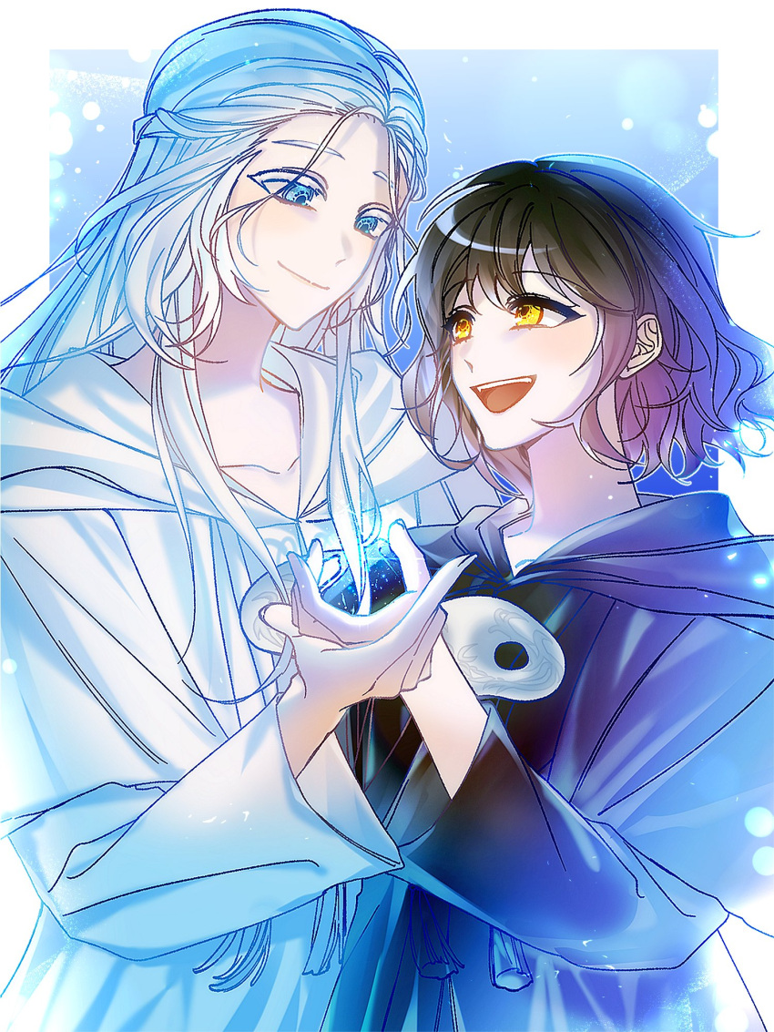 2girls, :d, azem_(ff14), bamkkulppang14, black_capelet, black_hair, black_robe, blue_eyes
