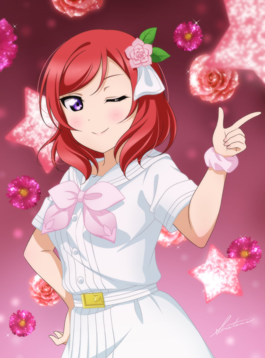 1girl, ;), a_song_for_you!_you?_you!!, artist_name, bow, bowtie, closed_mouth, commentary, cowboy_shot, dress, flower, hair_flower, hair_ornament, hand_on_own_hip, highres, looking_at_viewer, love_live!, love_live!_school_idol_project, lyrics, medium_hair, nishikino_maki, one_eye_closed, pink_bow, pink_bowtie, pink_flower, red_background, redhead, scrunchie, shiratama_(siratama_ll), short_sleeves, signature, smile, solo, split_mouth, star_(symbol), swept_bangs, violet_eyes, white_dress, wrist_scrunchie