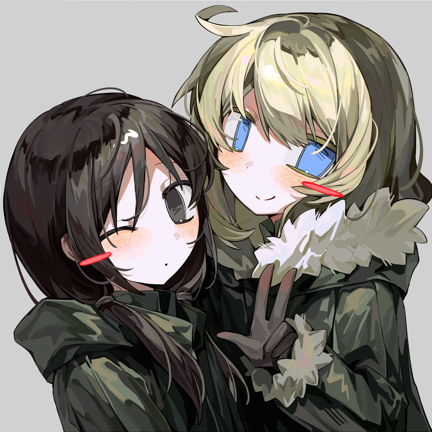 2girls, black_eyes, black_hair, blonde_hair, blue_eyes, chito_(shoujo_shuumatsu_ryokou), close-up, coat
