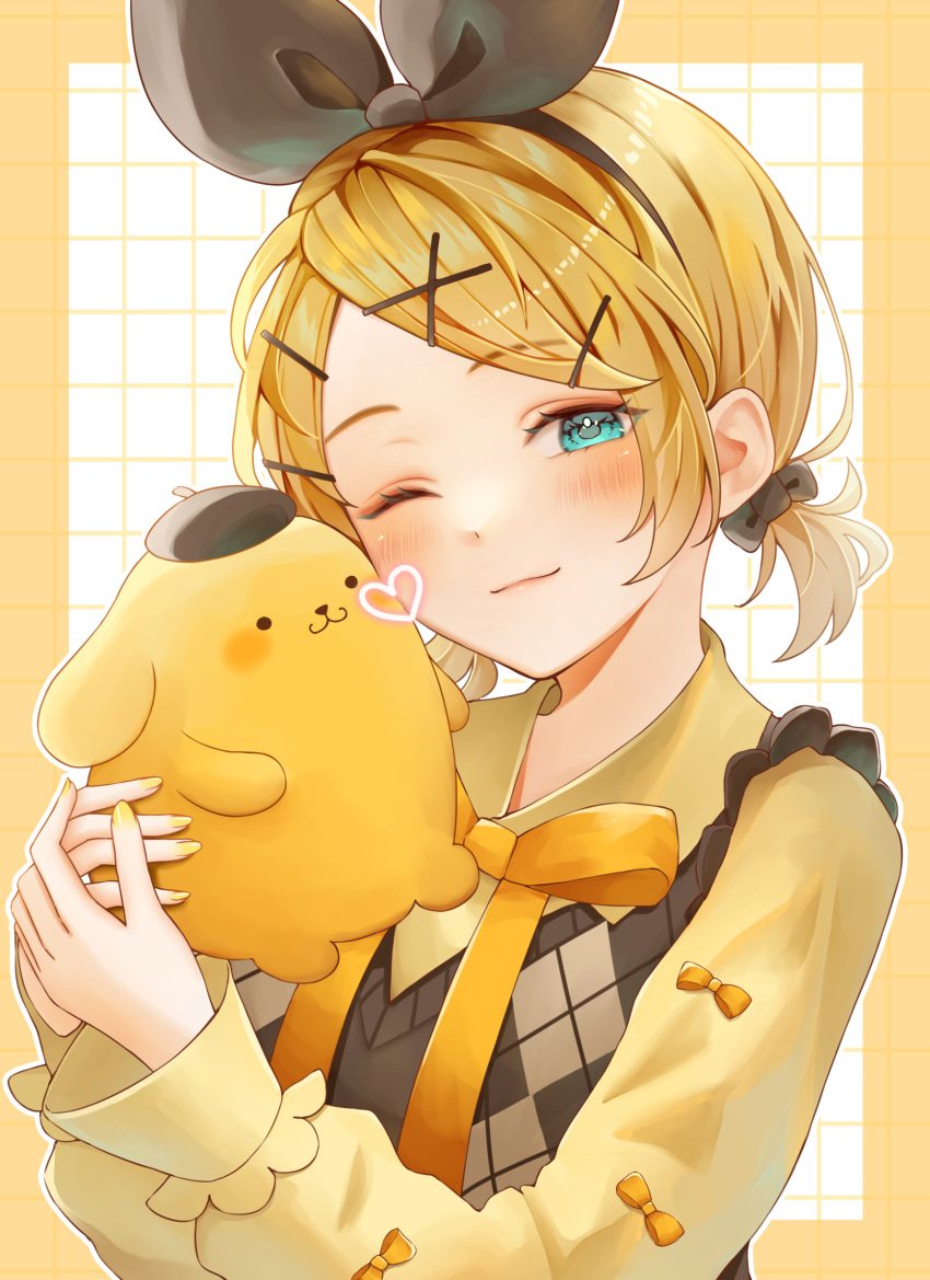 1girl, :3, animal, aqua_eyes, argyle_clothes, argyle_sweater_vest, beret, black_bow, black_hairband, black_sweater_vest, blonde_hair, blush, border, bow, bow_hairband, closed_mouth, collared_shirt, commentary_request, grid_background, hair_bow, hair_ornament, hairband, hat, head_tilt, heart, highres, hisui_ame, holding, holding_animal, kagamine_rin, long_sleeves, low_twintails, nail_polish, neck_ribbon, one_eye_closed, orange_border, orange_ribbon, outline, outside_border, ribbon, shirt, short_twintails, simple_background, smile, solo, sweater_vest, twintails, upper_body, vocaloid, white_background, white_outline, x_hair_ornament, yellow_nails, yellow_shirt